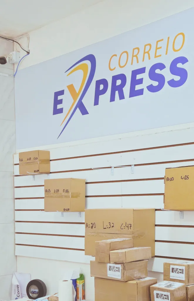 Painel de caixas da operação Correio Express